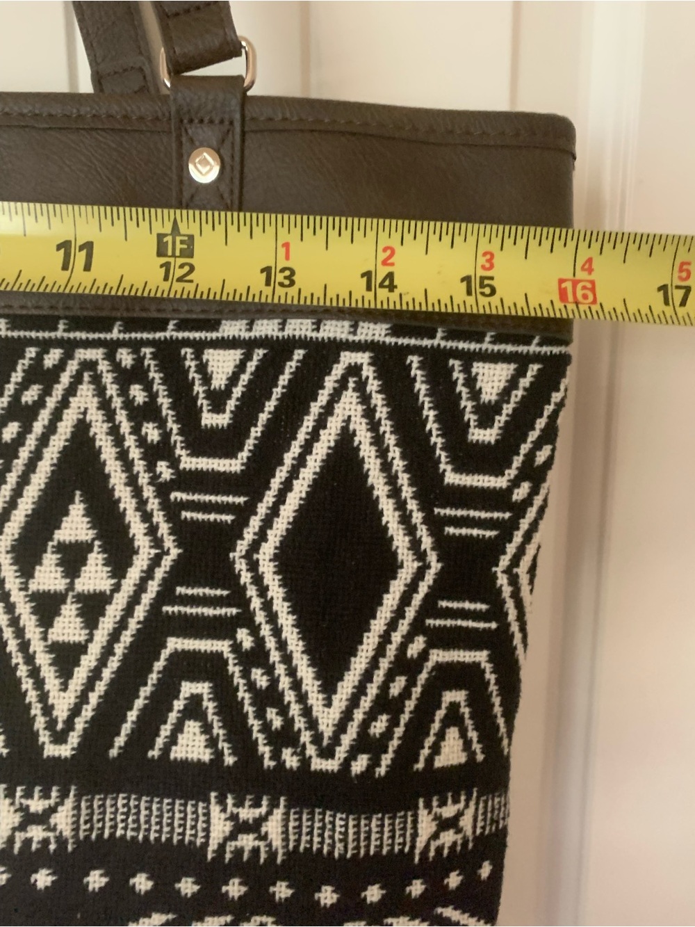 Thirty-One Reversible Tote - Picture 7 of 9